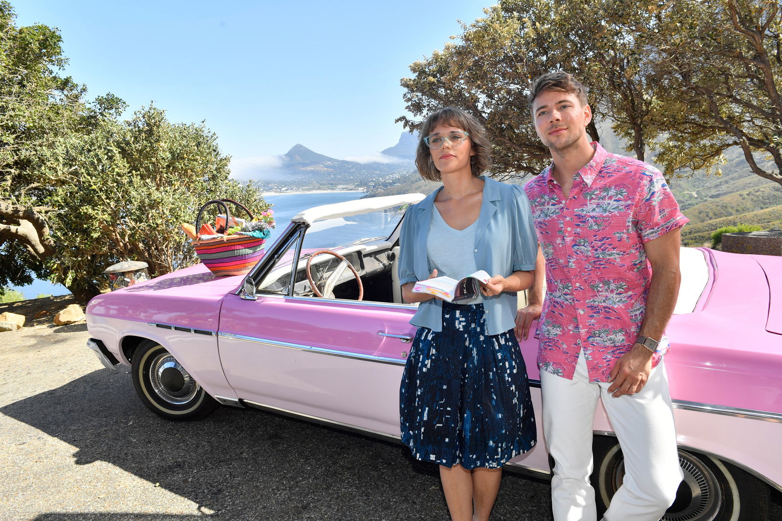 Traumschiff: Annika Keller (Sarah Elena Timpe), Dennis Berger (Benjamin Trinks)