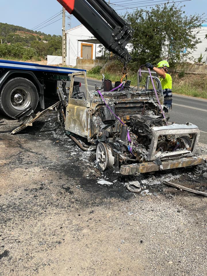Das ausgebrannte Auto von Thomas Anders auf Ibiza