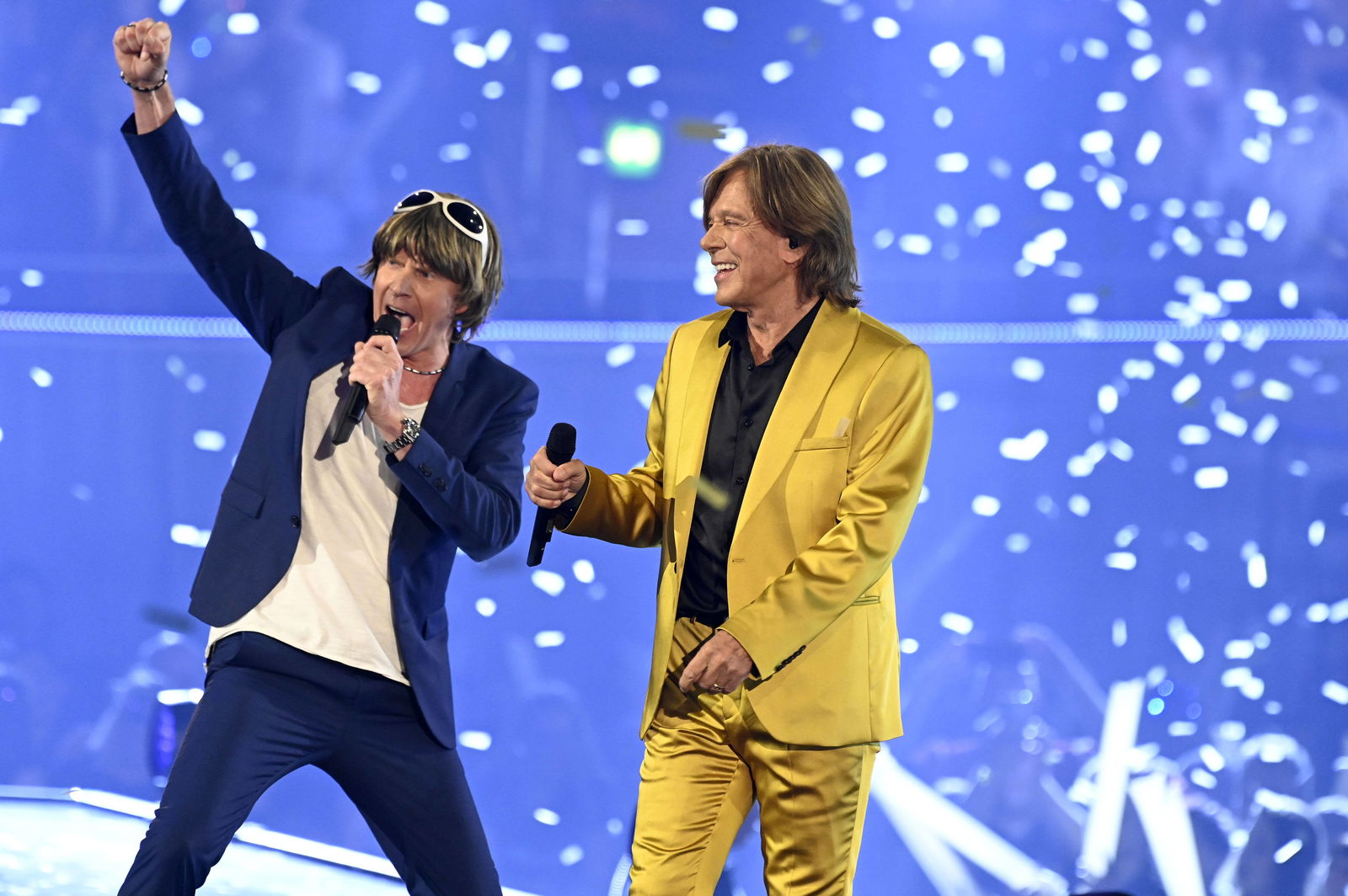 Mickie Krause und Jürgen Drews in der TV Show "Schlagerbooom 2021 - Alles funkelt! Alles glitzert!" in der Dortmunder Westfalenhalle. Dortmund, 23.10.2021