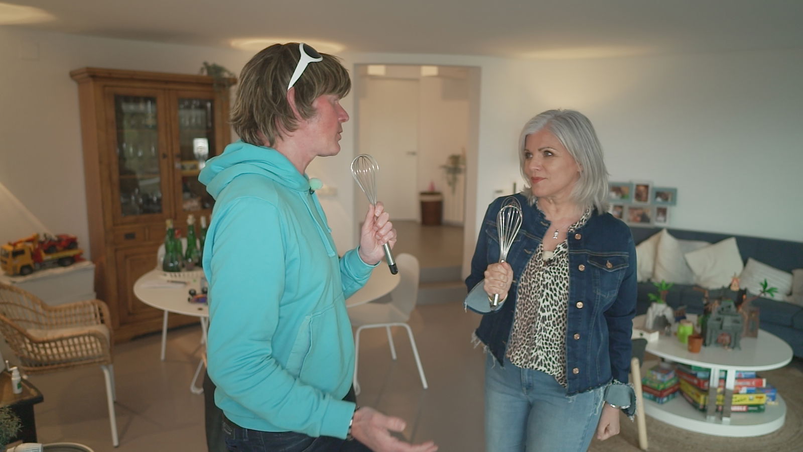 Mickie Krause & Birgit Schrowange in der SAT.1-Dokutainment-Reihe „Unser Mallorca"