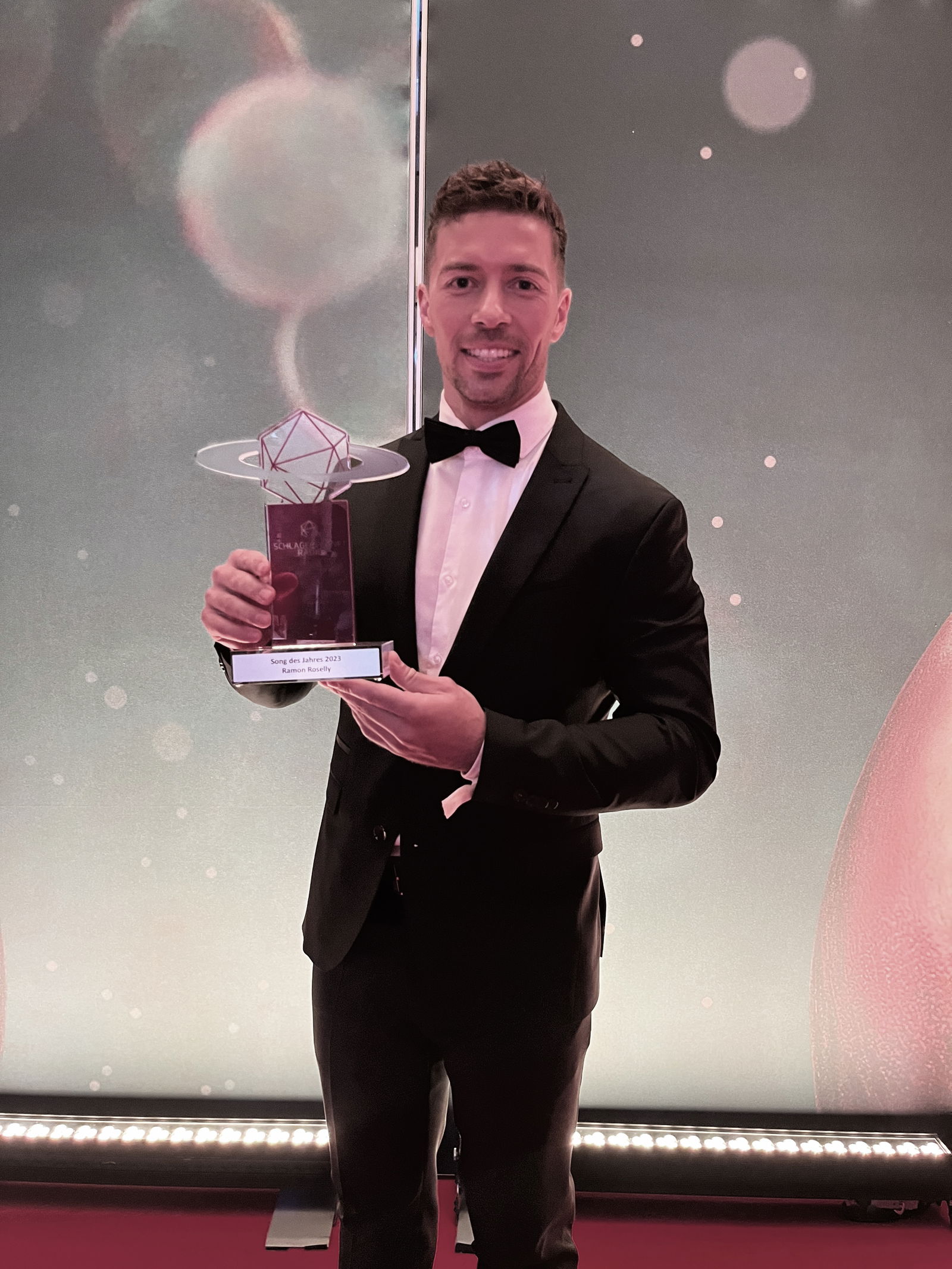 Ramon Roselly mit dem Schlagerplanet Radio Award