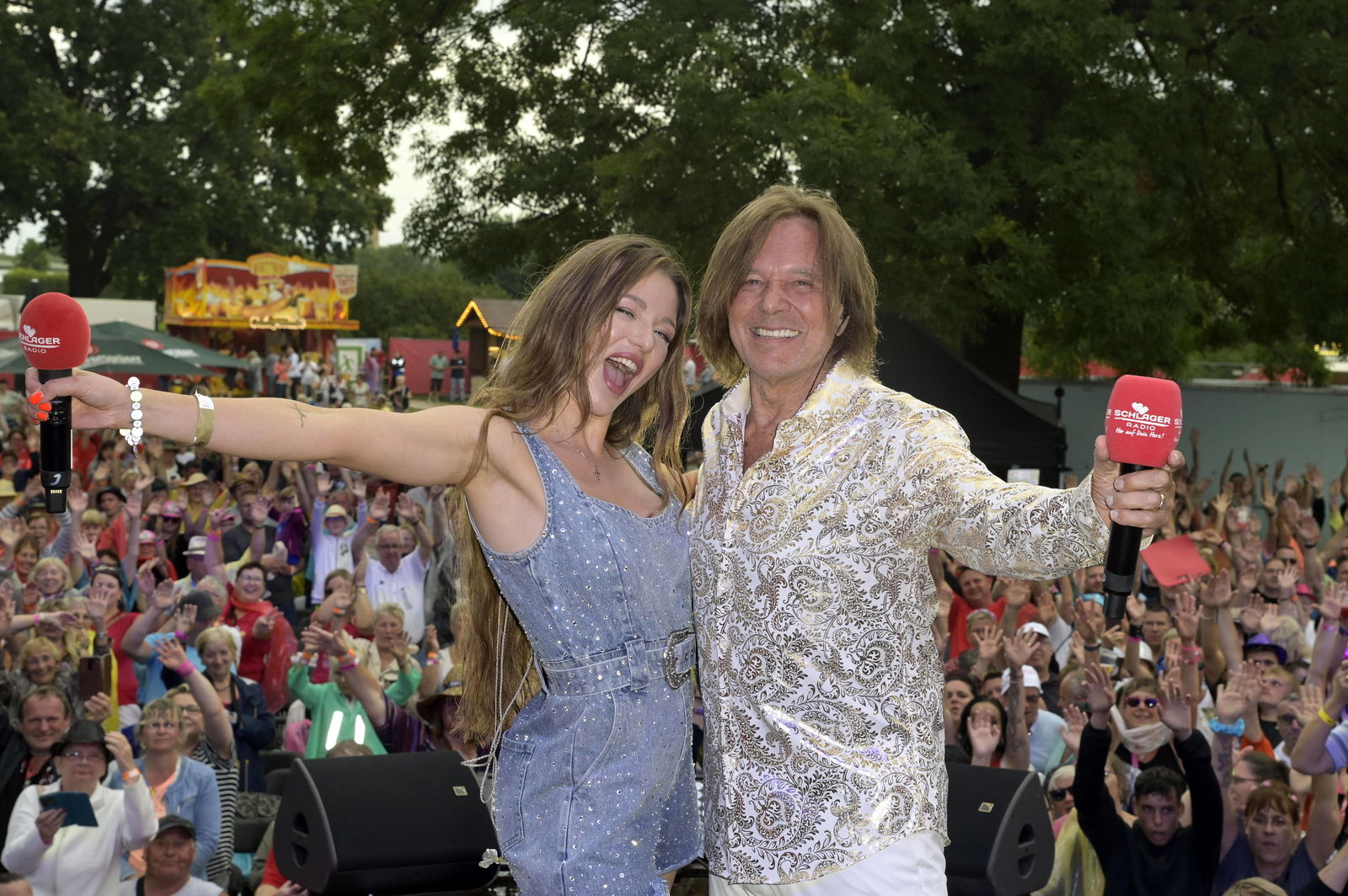 Joelina Drews und Jürgen Drews beim SchlagerHammer 2024 im Schlosspark Oranienburg (2024)
