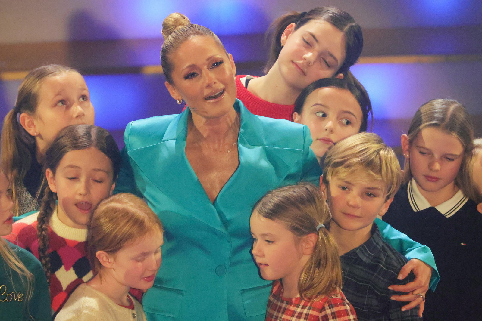 Helene Fischer mit Kindern beim "Adventsfest der 100.000 Lichter"