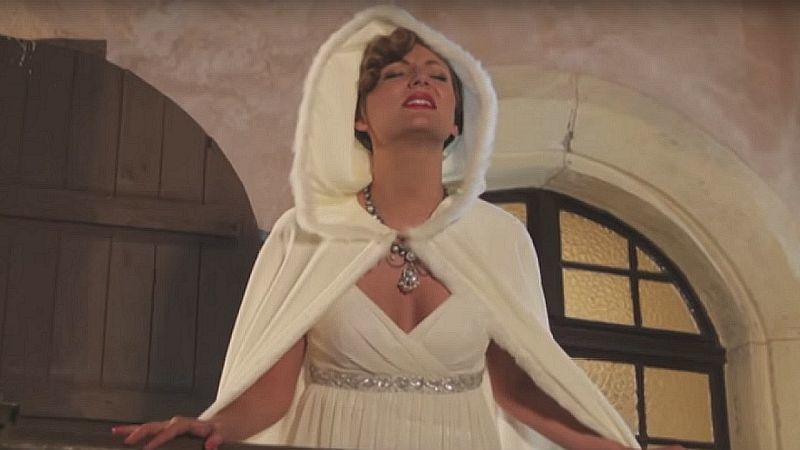 Ella Endlich Küss mich 800x450