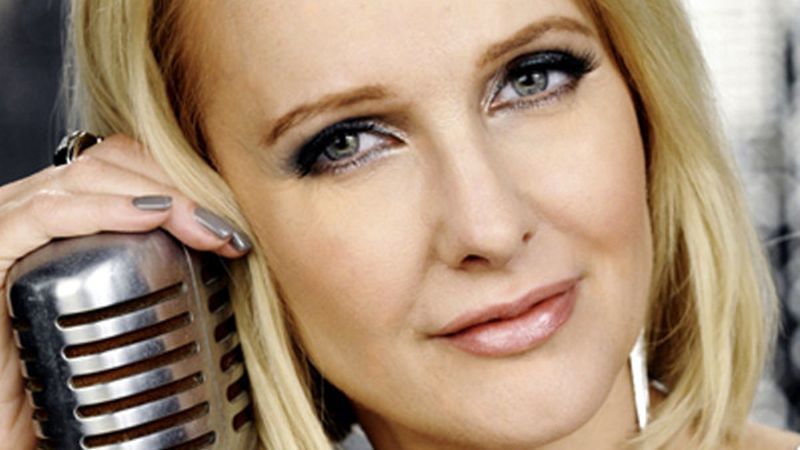 Kristina Bach 800x450