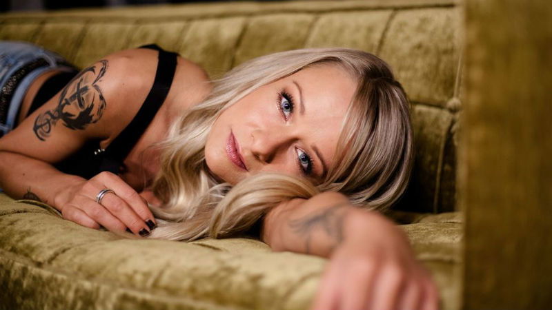 Christin Stark, Rosenfeuer, Komm komm, neues Album, Starplanet, Stars im Interview, Schlagerplanet Radio, Matthias Reim, Songwriting 