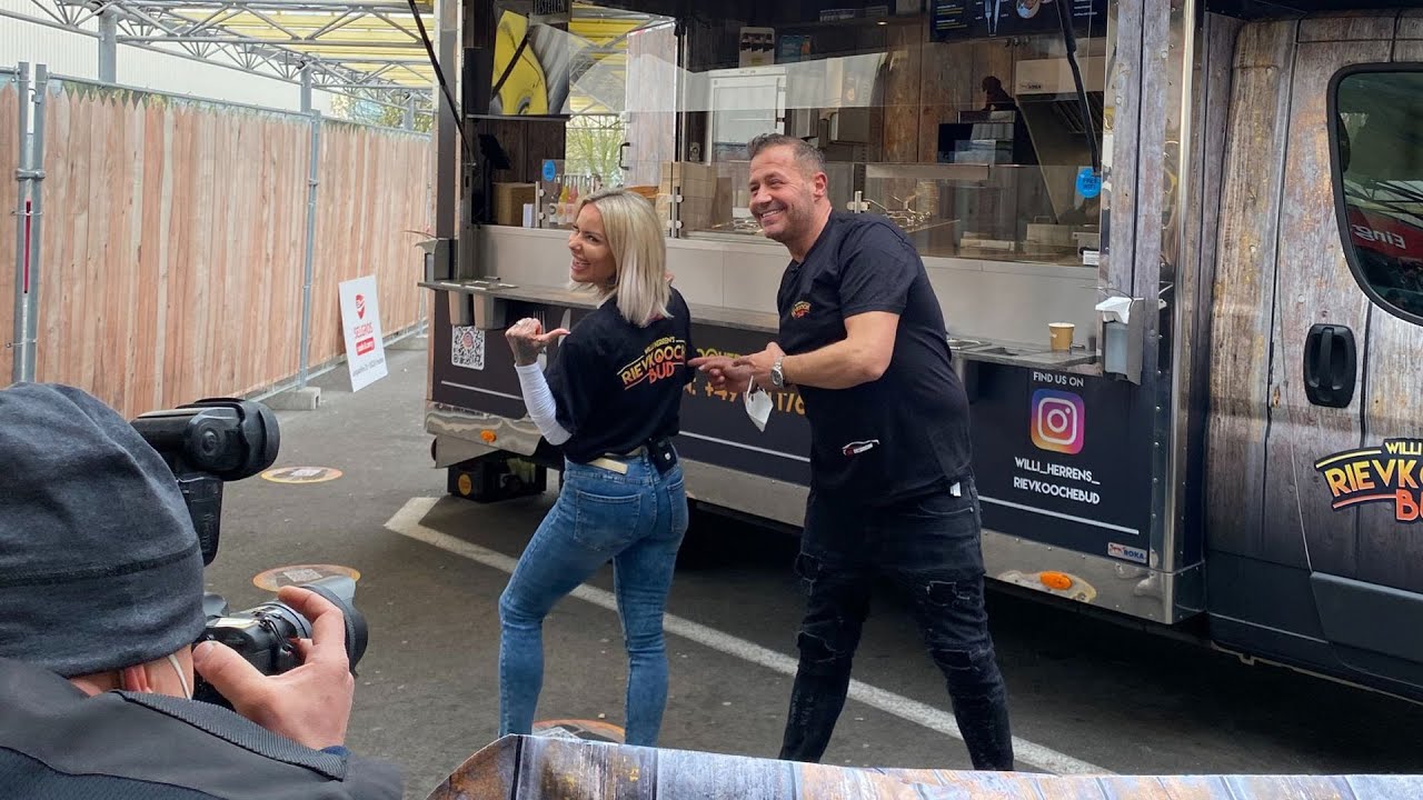 Starauflauf & Ordnungsamt: Willi Herren eröffnet Food-Truck
