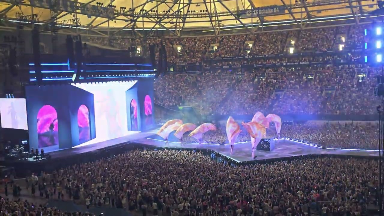 Taylor Swift - Intro Cruel Summer - Gelsenkirchen Germany - 17.07.2024